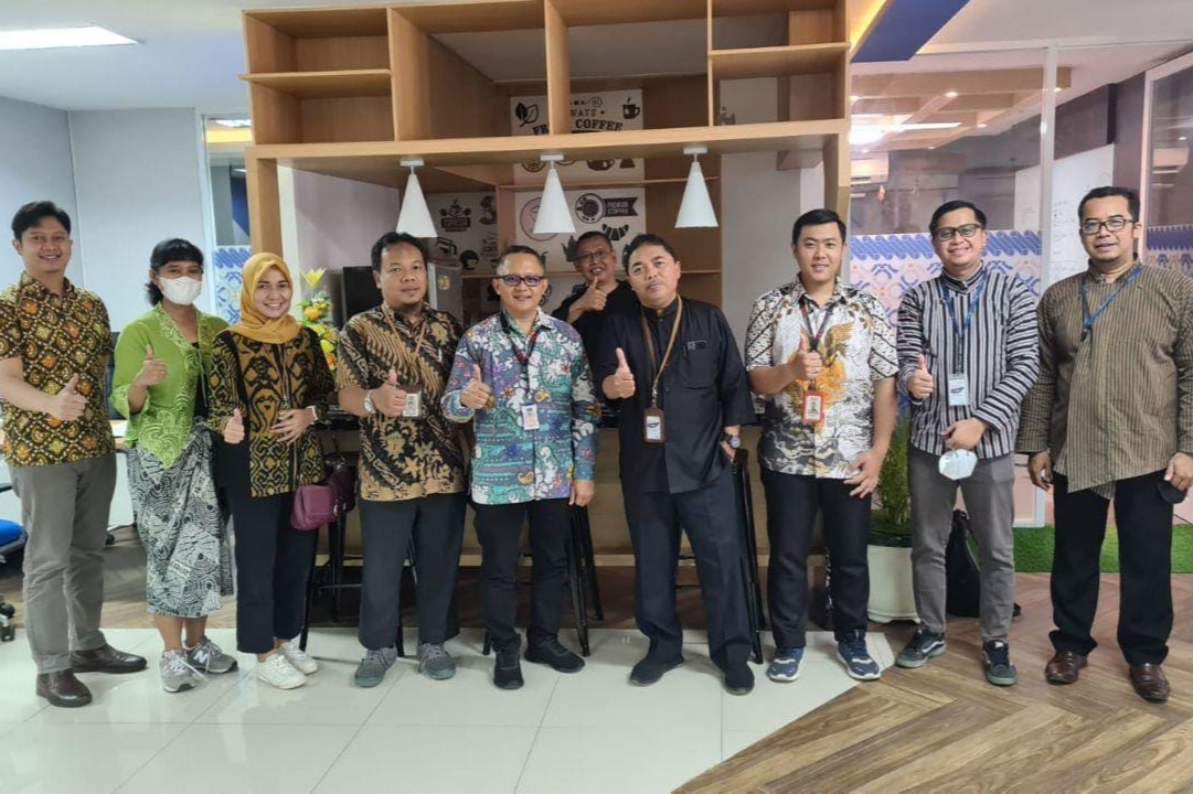 Synergy with Marketing Telkom Group Visits Central Java Market