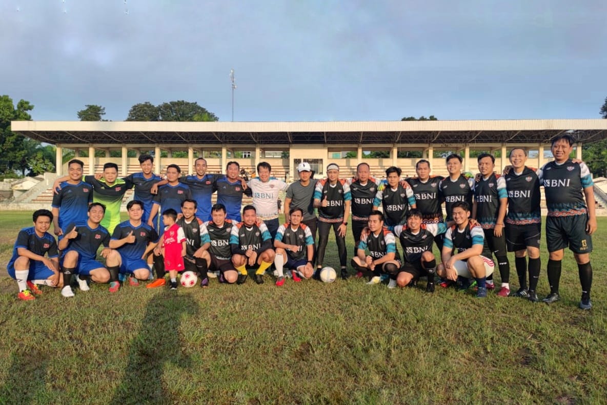 Friendly Match Sepak Bola dengan BNI Kanwil 03